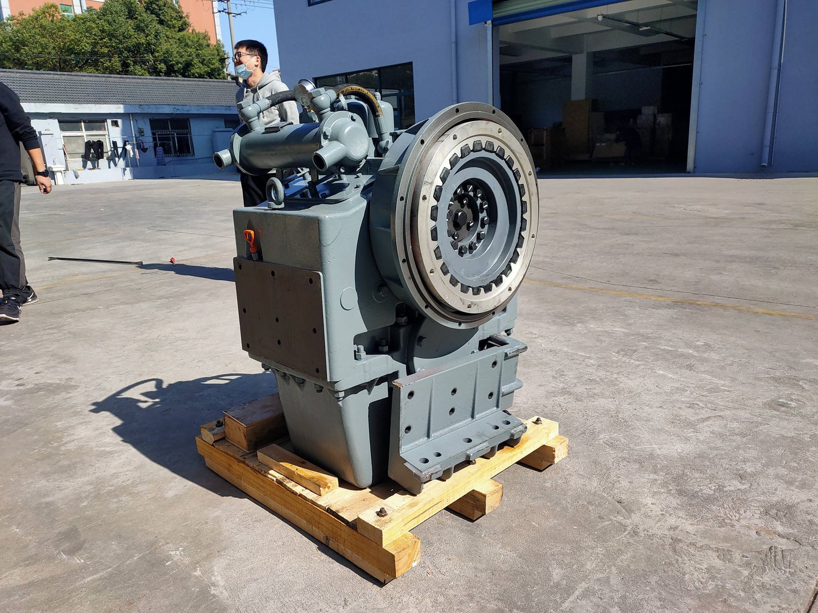 Hot Sale HCD400A Gear Ratio 4.18-5.71:1 Advance Diesel Engine Gearbox New and in Stock for Marine - Image 3