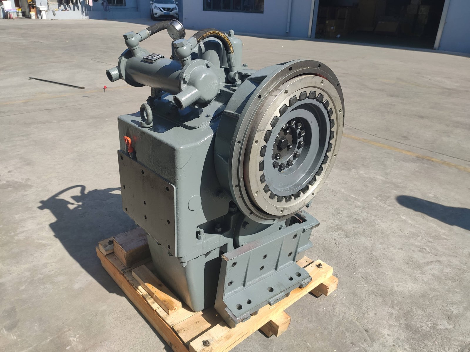 Hot Sale HCD400A Gear Ratio 4.18-5.71:1 Advance Diesel Engine Gearbox New and in Stock for Marine - Image 6